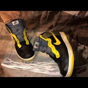 NIKE Dunk High Black Varsity Grey Maize Flint Grey